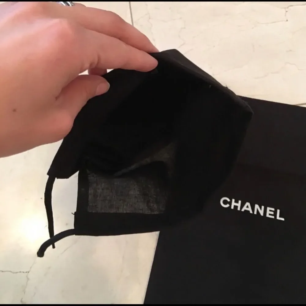 Chanel dust bags - Picture 8 of 8